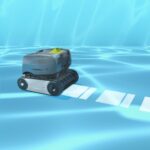 Zodiac GT3220 TornaX – Selbständiger Bodenreiniger für Pools, Boden und Wände, Intelligenter Poolreiniger mit Rotierenden Bürsten, Leicht zu Reinigender Filter